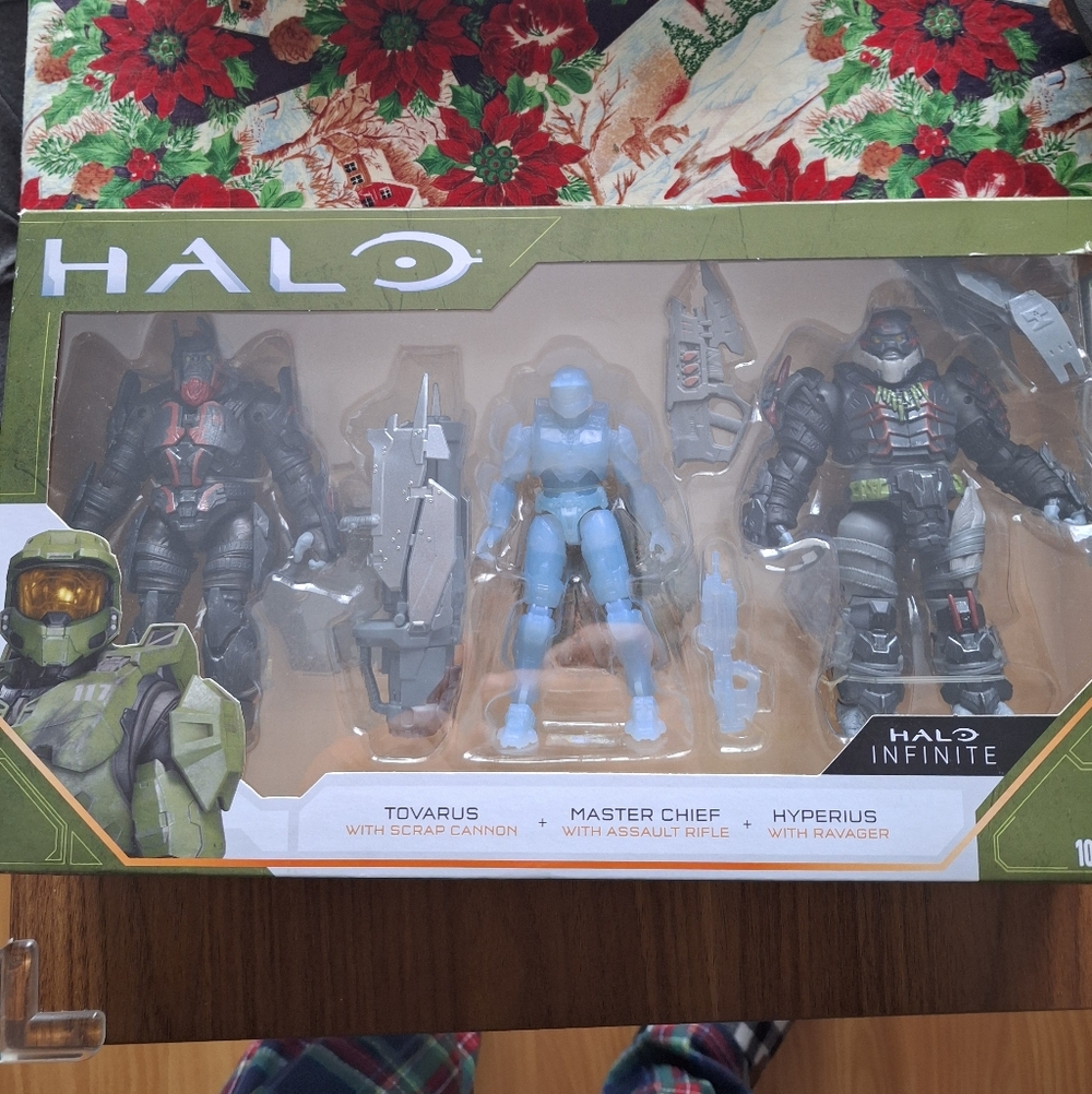 Halo Infinite Figure Trio with Weapons